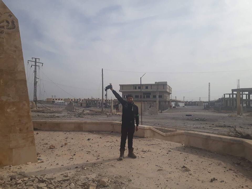 markito0171's tweet photo. #Syria Pics from western entrance of #alBab town after #FSA advance https://t.co/11BFFyP5j9