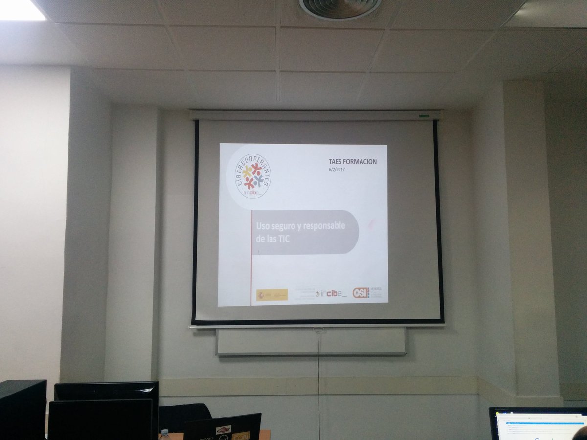 taesformacion's tweet photo. Nos unimos al #sid2017 #MeUnoAlCambio con una charla para nuestr@s alumn@s con @raulfuentes77 https://t.co/yfNE4X5AcE