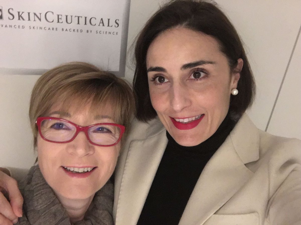 SKCS_SKINCARESS's tweet photo. Hoy estamos de formación con @SkinceuticalsES #piel #dermocosmetica #innovacion https://t.co/rijFGrjvEM