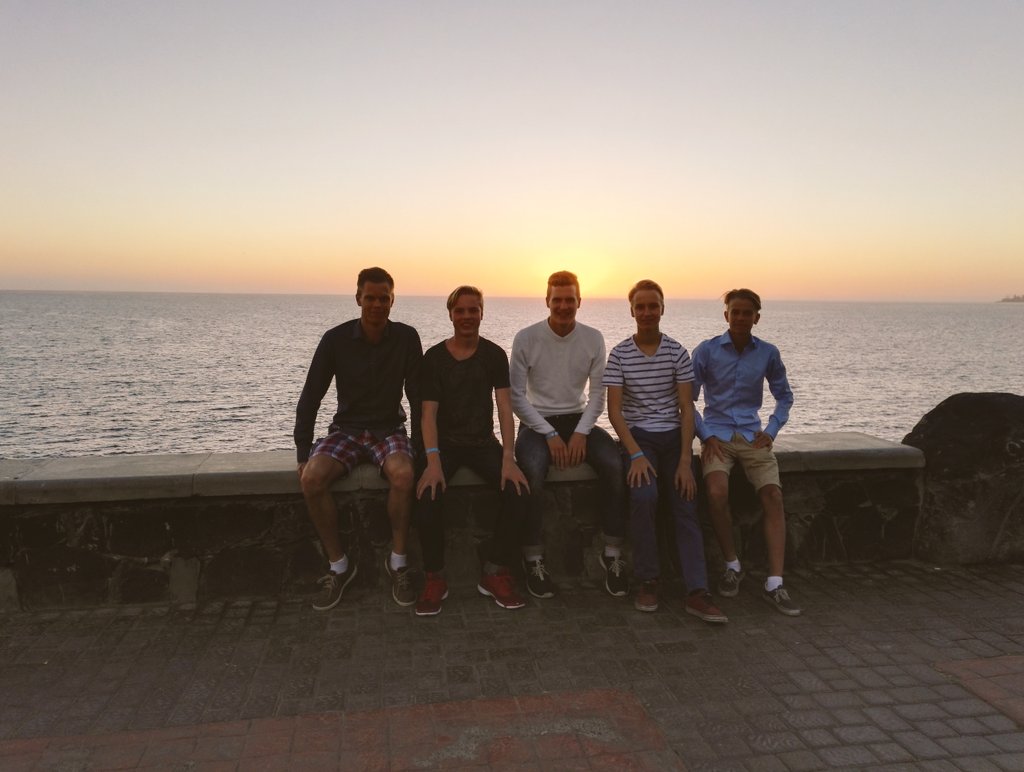 leo_matinheikki's tweet photo. Mahtava leiri takana! #grancanaria #allinclusive #auringonlasku 🌅 https://t.co/HVKxU7dvE1