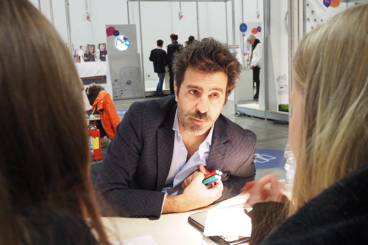 HOMIsmartmilano's tweet photo. .@temporelli73 è stato uno dei tutor della #CreativeMarathon di @AccademiaGalli, grazie per aver partecipato a #HOMISmart! https://t.co/571PgnVYxf