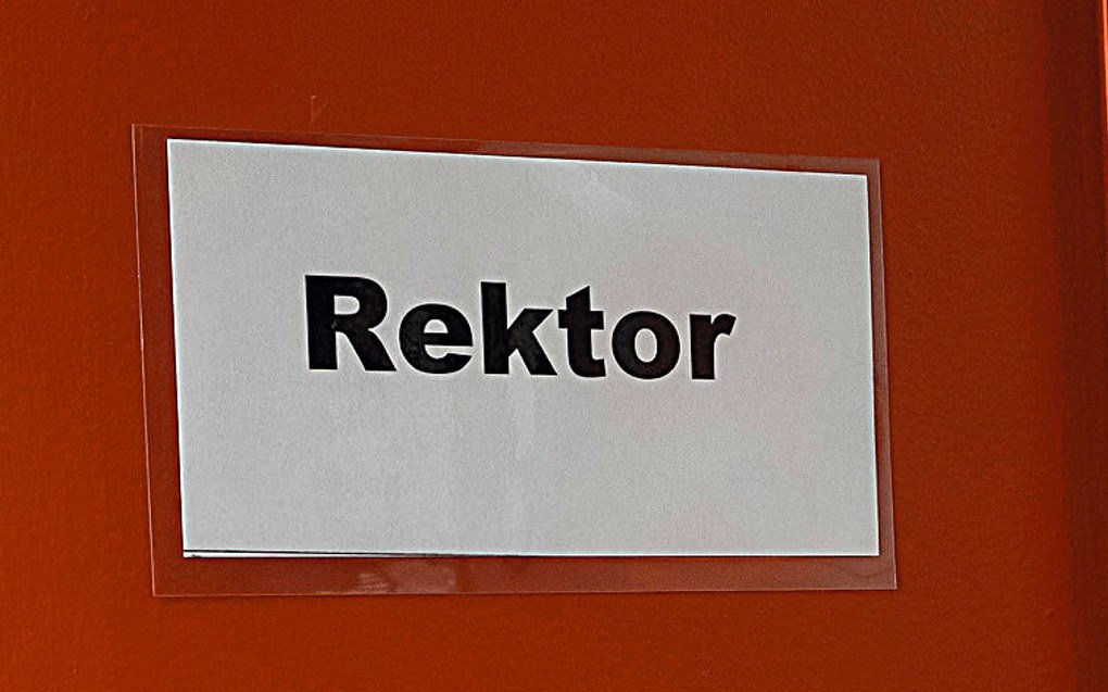 utdanningsnytt's tweet photo. - Hva mener egentlig KS og Skolelederforbundet om skolelederrollen? spør @prebenuthus https://t.co/A3y7dwadOQ @www_ks_no @Skolelederne https://t.co/cphONKHuTc