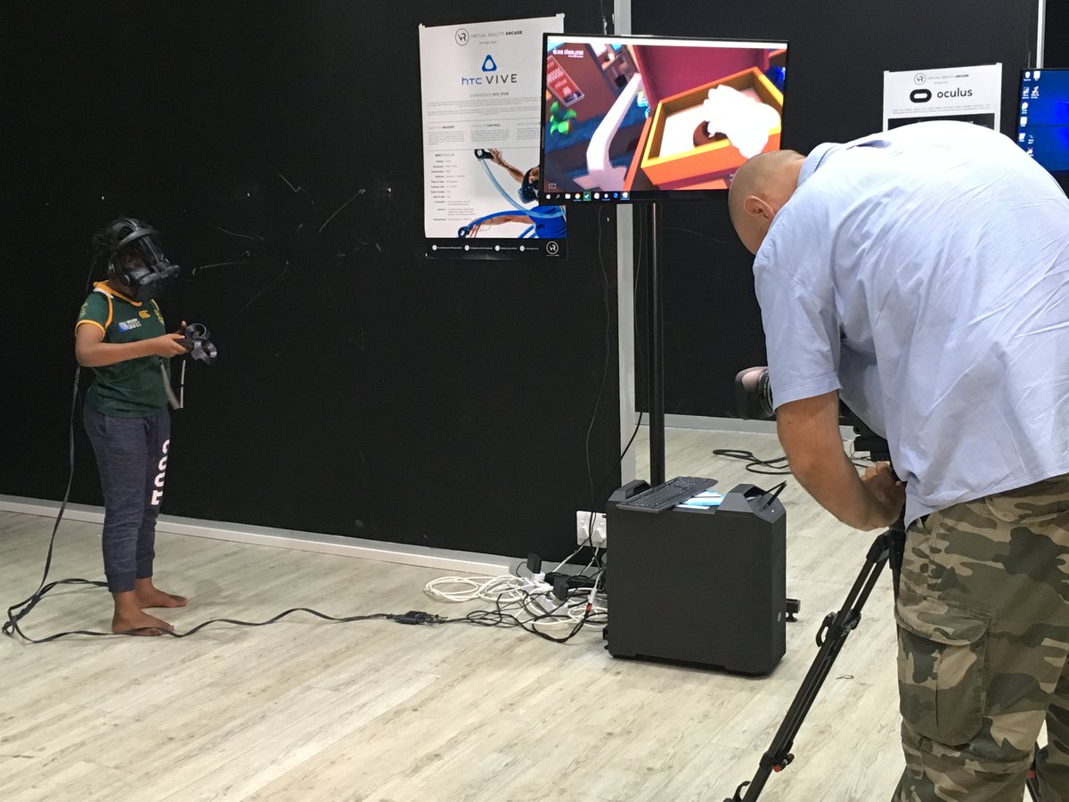 Restinguser_04's tweet image. At the Virtual Reality Arcade at Vodaworld as we find out about gamified learning. Info on #SABCNetwork on #SABCNews on Sunday at 19:30.