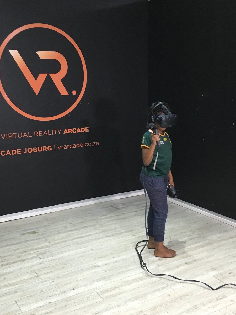 Restinguser_04's tweet image. At the Virtual Reality Arcade at Vodaworld as we find out about gamified learning. Info on #SABCNetwork on #SABCNews on Sunday at 19:30.