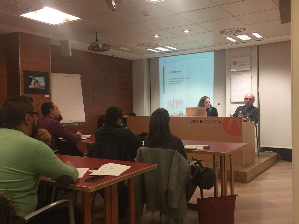 CAMEDiadores's tweet photo. Jornada de #mediación en curso de formación  de Peritos judiciales @CAATValencia @coaatja @COAATIEMU @AlmudenaGancedo @aparejadoresalc https://t.co/avWLjTFWp8
