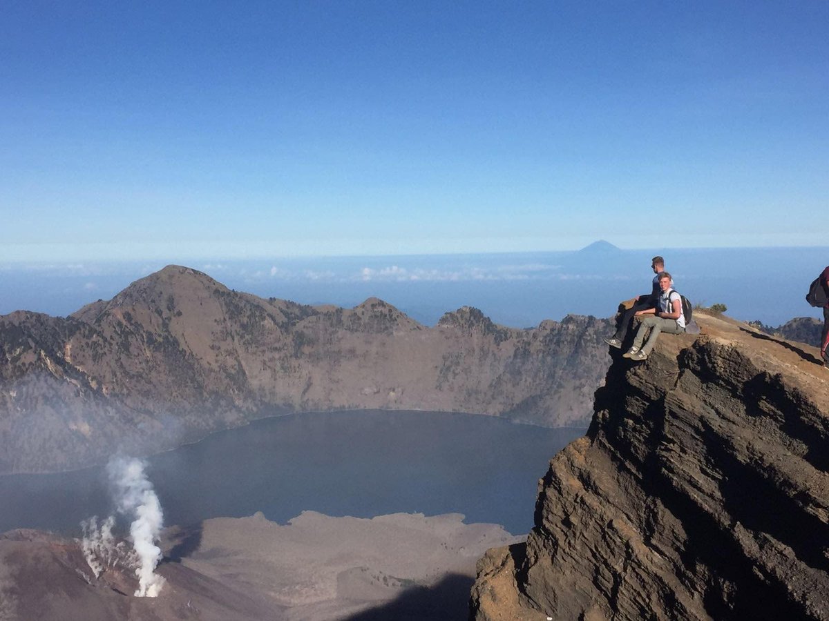 adventurebriz's tweet photo. Members of our team finishing a hard climb up Mt Rinjani in Indonesia last summer. #climbing #Adventure #Bristol https://t.co/tFvPp25Xbl