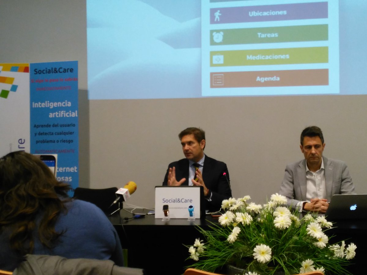 JoseLibro's tweet photo. En la presentación de @SocialCareApp una Aplicación que cuida de nuestros mayores, veo aquí a: 
@IAF_Aragon @Inaempleo @CEEIARAGON @La_SER https://t.co/cm0ePZu4OD