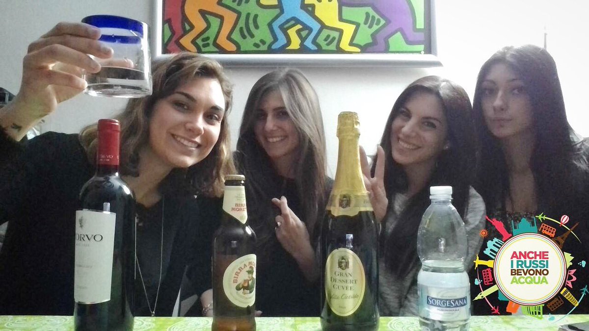 claudiacard11's tweet photo. .@airba_blog alla nostra! #AncheIRussiBevonoAcqua https://t.co/Bj6a2UHf9S