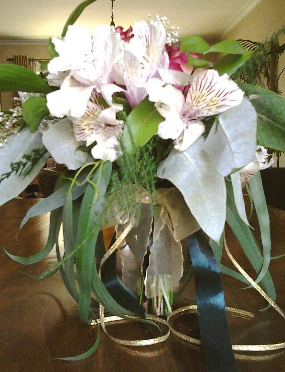 happyflowerschi's tweet photo. #contemporary bouquetes #creative #wedding flowers #lace bouquetes find your style at Party Decor in a box https://t.co/754kMJQjry https://t.co/tmZTef4Mlu