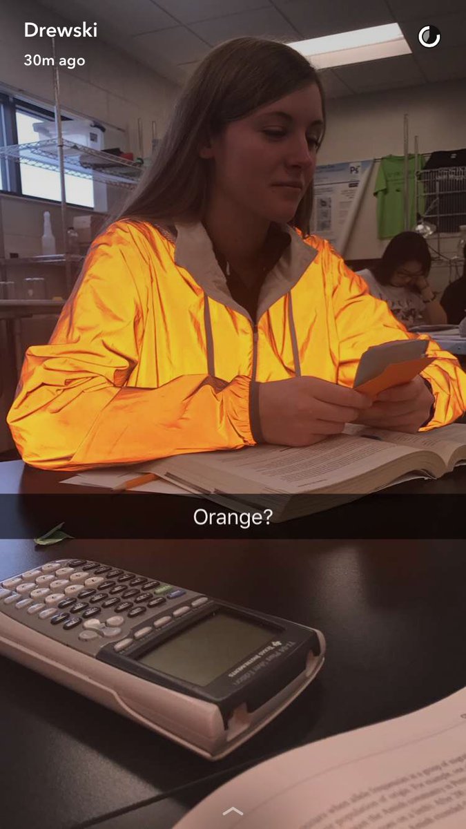 DrewOlszewsk1's tweet photo. Which ones the actual jacket color 🤔 https://t.co/MX9IatZCgS