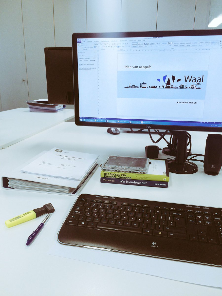 Rosalinde_R's tweet photo. Het afstuderen is begonnen! Eerste week @WaalBouw zit erop. #bedrijfskundeMER #hogeschoolrotterdam https://t.co/Tm4AHoykgY