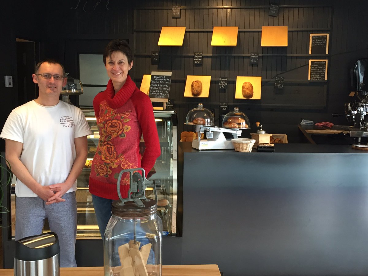 CGFeuillet's tweet photo. Rencontre de M. Joly, boulanger 🇫🇷 qui marie notre savoir-faire aux produits du #Québec à #lacmegantic en collaboration avec #CatKar #FrQc 😋 https://t.co/677qC7l4Bz