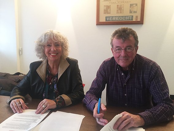 Blije kopers <a href="/parkentree/">Parkentree Schiedam</a> tekenen koop-aannemingsovereenkomst.  #Gefeliciteerd!!!