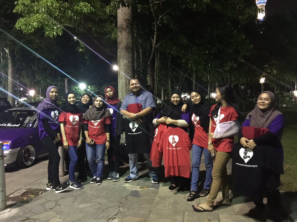 cprmalaysia's tweet photo. Bersama crew #cpr1m sempena #flashmob #flashmobcpr di dataran kemerdekaan shah alam https://t.co/Ed3xMtCXiO
