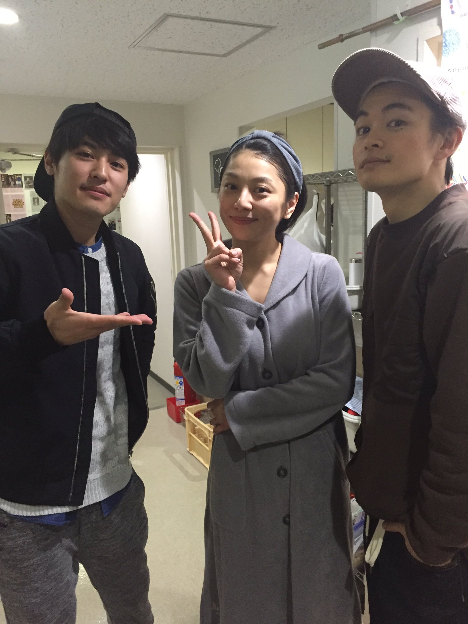 堀井新太 今日は舞台 陥没 観劇しました 凄く凄く愛に満ち溢れていて もう全てが素敵でした 先輩の瀬戸さんがこんな身近にいることに誇りを改めてもちました 凄いっす 本当に凄かった 終わった後 三人で飯に行きました この2人カッコ良い 堀井新太 今日は舞台 陥没 観劇しました 凄く凄く愛に満ち溢れていて もう全てが素敵でした 先輩の瀬戸さんがこんな身近にいることに誇りを改めてもちました 凄いっす 本当に凄かった 終わった後 三人で飯に行きました この2人カッコ良い