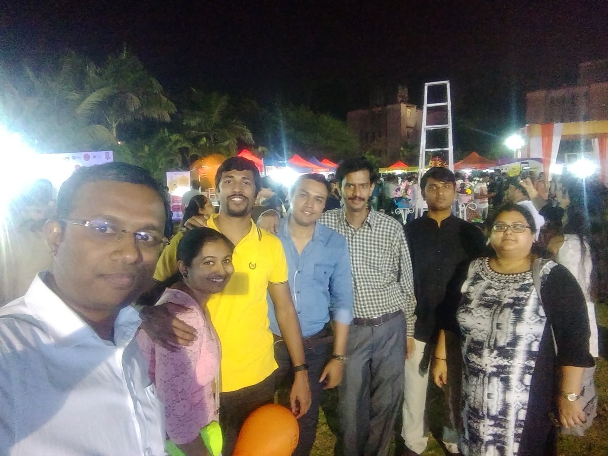 WeekendFunClub's tweet photo. Had great weekend at @WorldDhaba festival #Pune #Baner road with WFC members. https://t.co/DmD51tBtAk