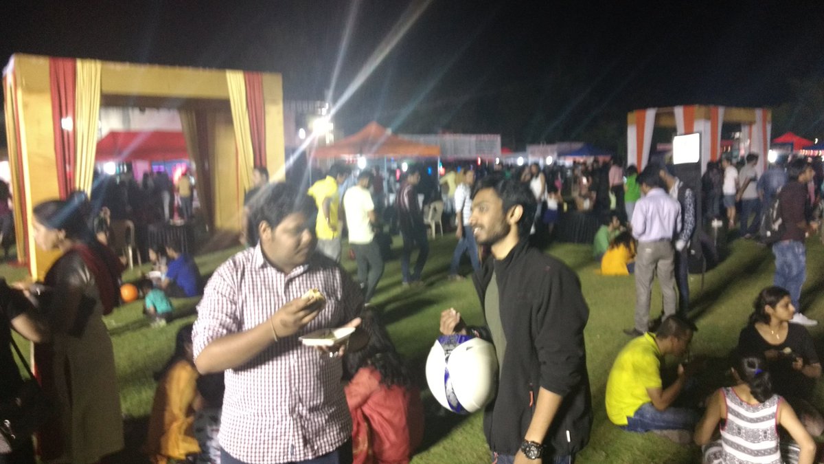 WeekendFunClub's tweet photo. Had great weekend at @WorldDhaba festival #Pune #Baner road with WFC members. https://t.co/DmD51tBtAk