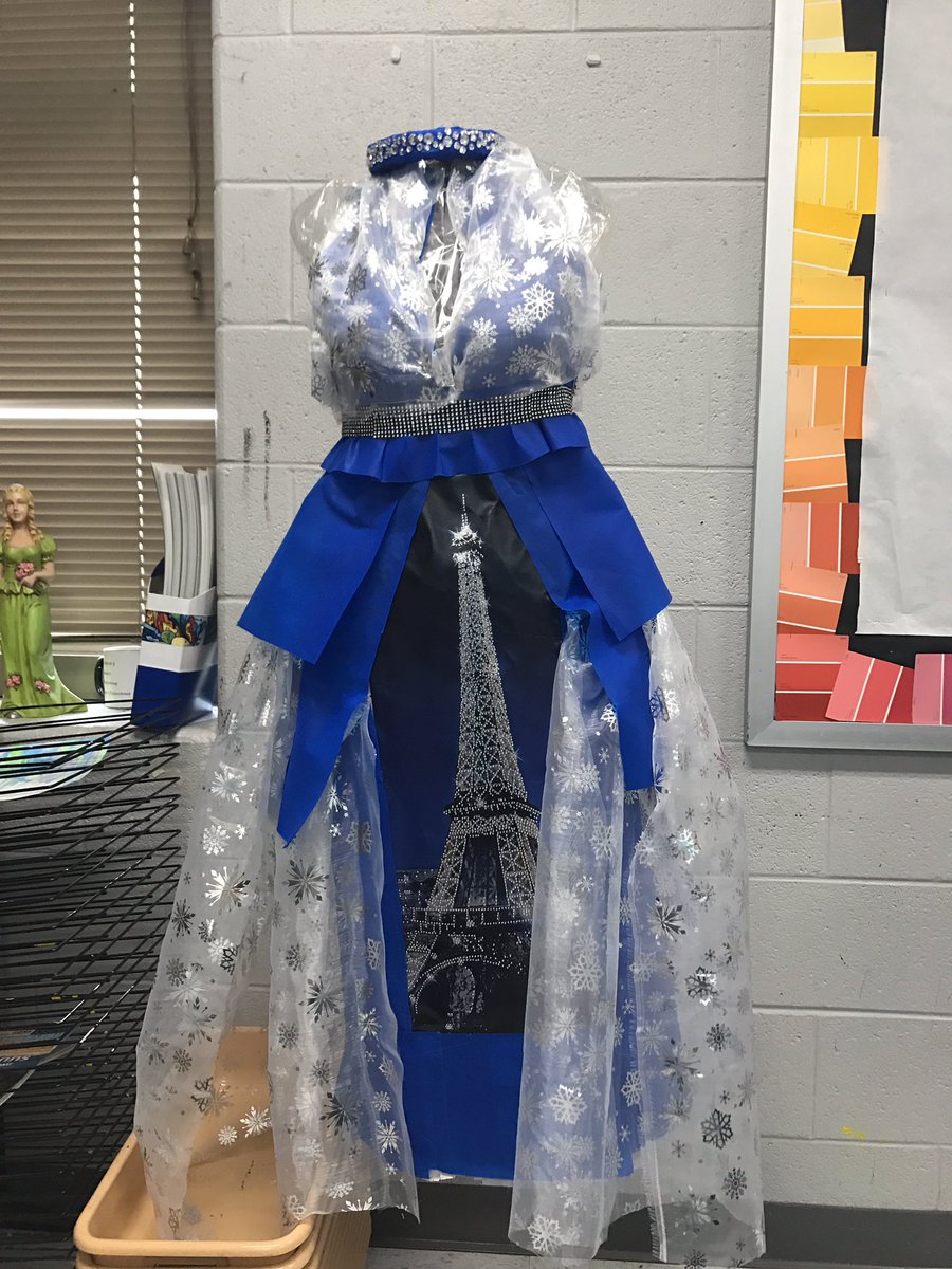Cameron_Bass2's tweet photo. My prom dress for sale worn once. Size -73 dm for details😩😩 https://t.co/r9vDrAn5qi