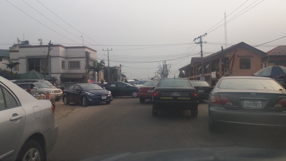 TheNerveAfrica's tweet image. #TrafficMap: Gridlock in GRA, Elelenwo, Omerelu, Eligbam, Woji, Tombia. If you intend to use any of these routes, find alternatives.