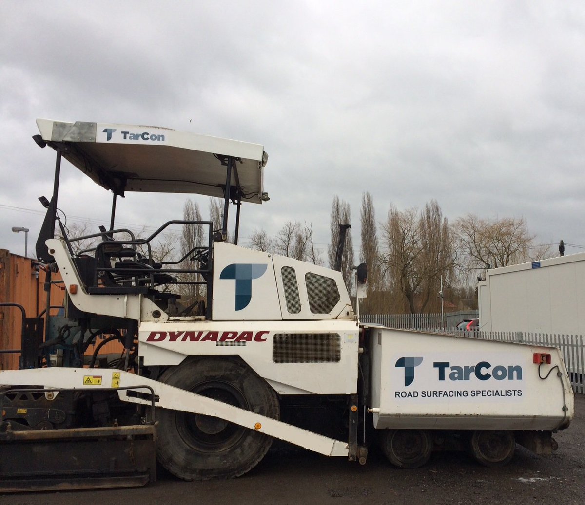 TarConLtd's tweet photo. Paver and fully ticketed (CPCS) gang for hire, Tel 01924 675426 for competitive rates. #surfacing #tarmac #paver #paving #hire #planthire https://t.co/w7WvH8tmf1