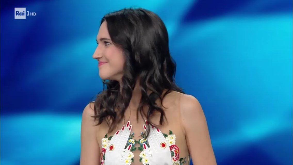 lodovicars's tweet photo. [SCREENCAPS] Скринкапсы с выступления Лодовики на #Sanremo2017 (@lodocomello) https://t.co/iORYnpgHEK