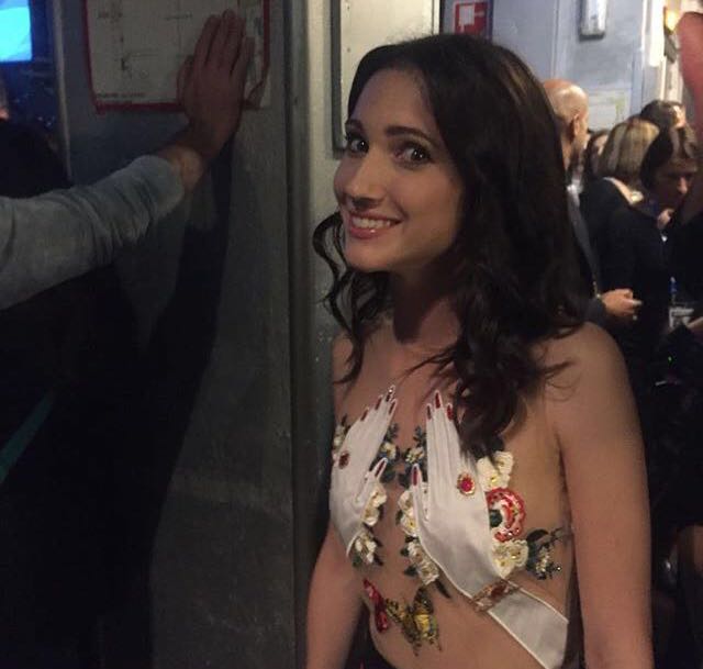 lodovicars's tweet photo. [PHOTO] Лодовика перед выходом на сцену #Sanremo2017 (@lodocomello) https://t.co/5dToJ6VE2T