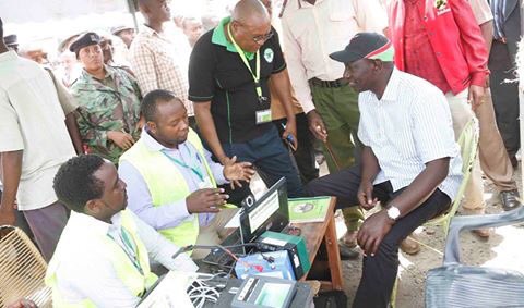 Friends_of_WSR's tweet photo. #FowrUpdates
#VoterRegistration
H.E @WilliamsRuto With wananchi at Mtito Andei, Kambu, Thange, Kinyambu and Makindu, Makueni County. https://t.co/0d5dBrd277