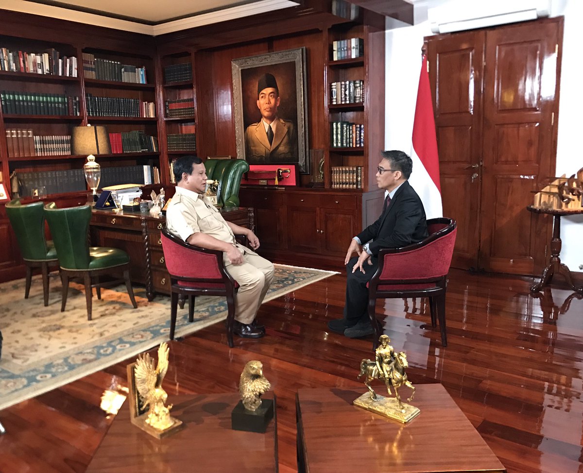 prabowo's tweet photo. Saksikan wawancara saya bersama Bung Indiarto Priadi dalam acara Kabar Tokoh di TV ONE. https://t.co/LDeRhS35tC