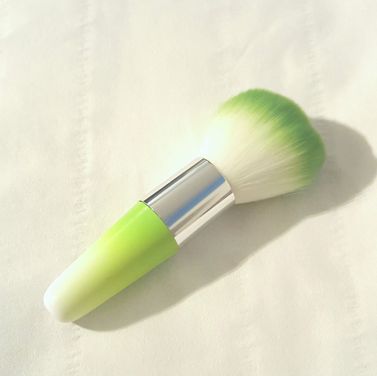 Inthebuffmakeup's tweet image. All of our brushes are now 50% off, order today to avoid disappointment as stock is moving fast in our sale.  #closingout #makeupbrushes