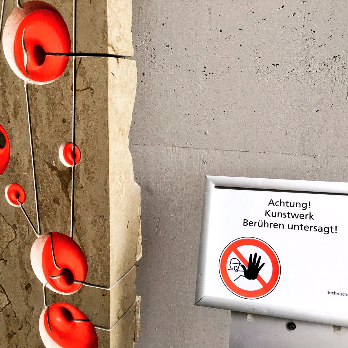 stefanschulz's tweet photo. Achtung! Kunstwerk! https://t.co/nCGhUDdY3H