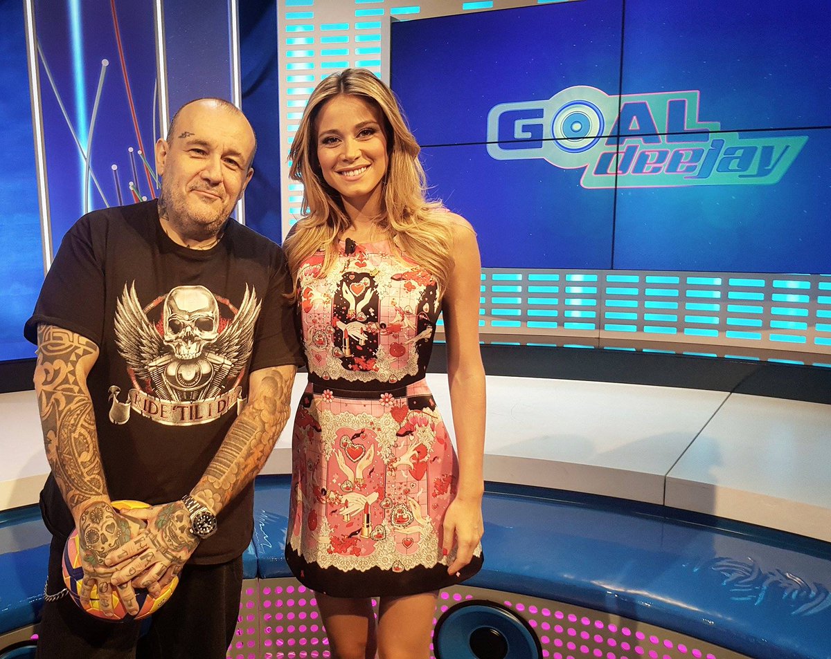 godzfranchini's tweet photo. Ore⌚️17 📺@SkySport 1 HD quinta puntata di @goaldeejay condotto da @DilettaLeotta. Anche oggi non mancherà la mia #Horrordeejay #goaldeejay10 https://t.co/9PJeTVcs4d