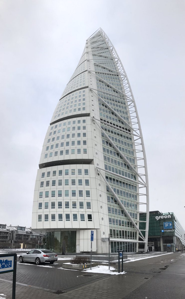 efbman's tweet photo. #twistingtower #malmo https://t.co/ePXpItOsDk