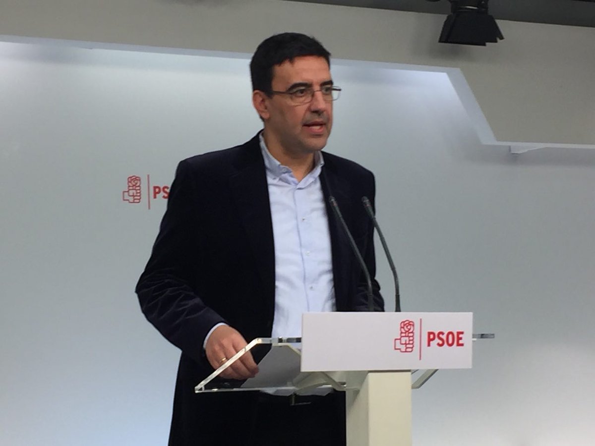 PSOE's tweet photo. .@mariojimenez: "Más de 15 millones de personas se han visto beneficiadas con nuestra oposición útil" #100díasDeOposición https://t.co/u3ker2zFok