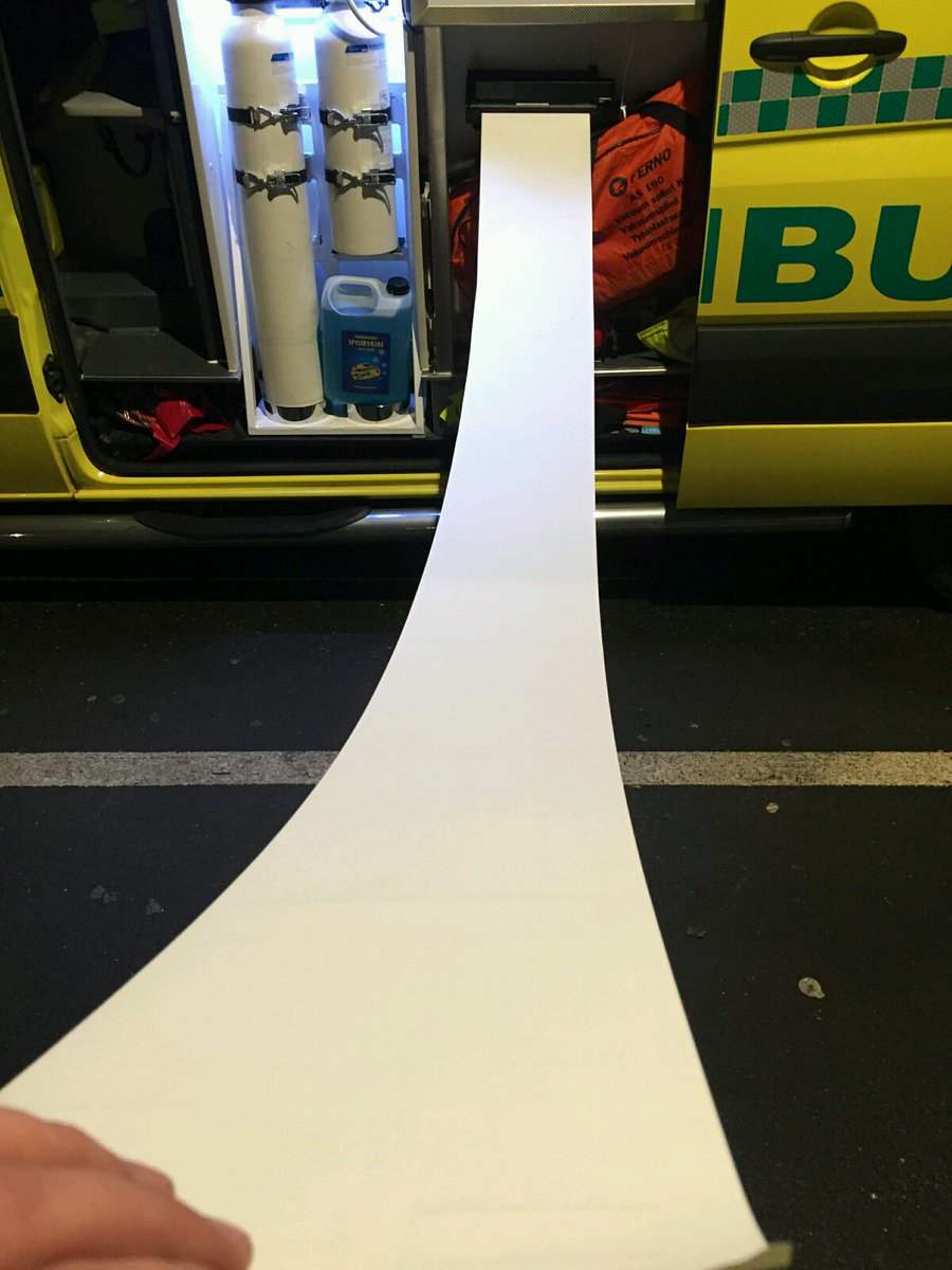 Ambulanseseksjonen i Fredrikstad tester ut elektronisk pasientjournal 😀 #papirløstsamfunn