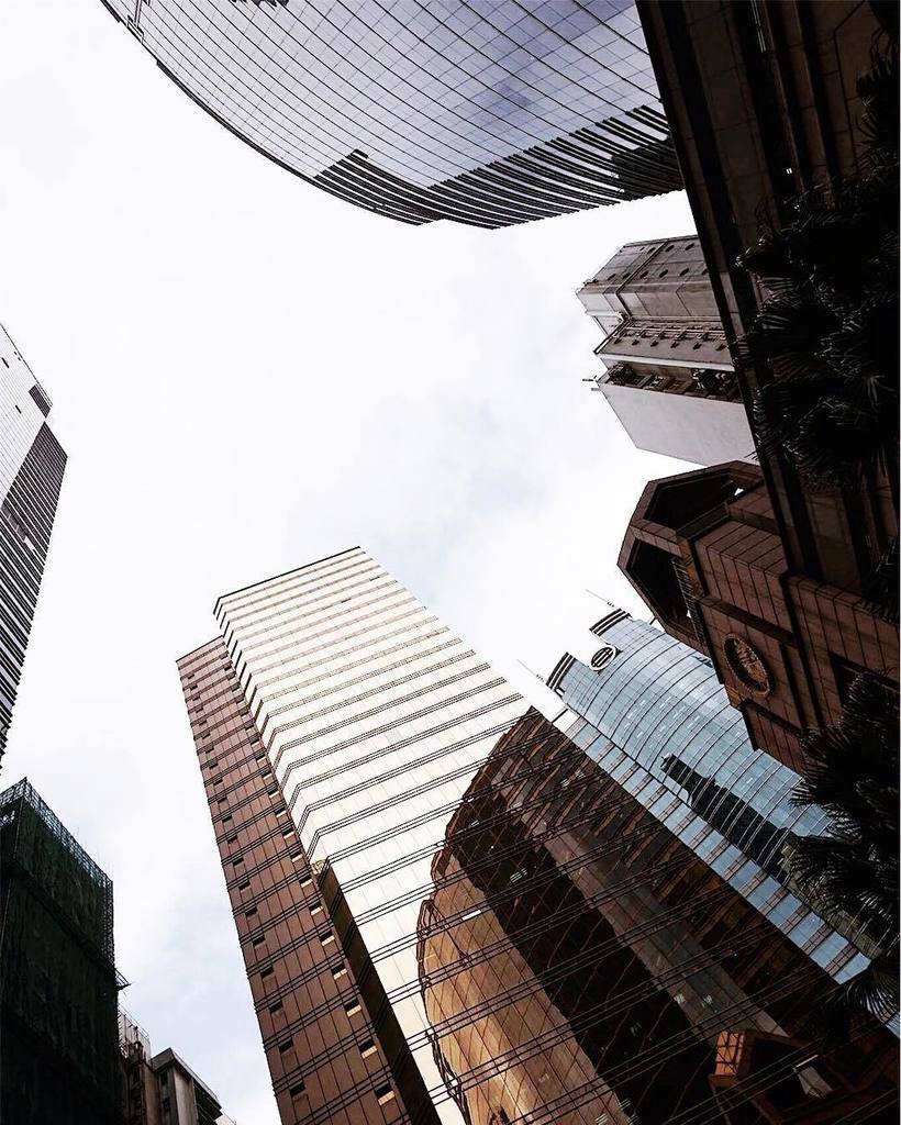 Cammidk's tweet image. Don't forget to look up in Hong Kong✌🏻🇭🇰
.
.
.
#wanderlust #passionpassport #adventureaddi… ift.tt/2lnhghC