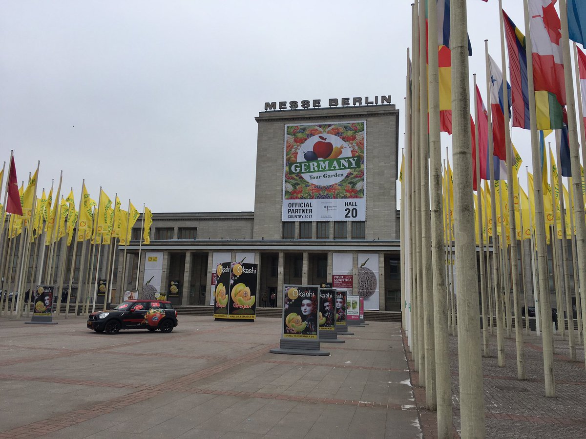 solbadajoz's tweet photo. Un año más, #GrupoSolBadajoz participa como expositor en el mayor certamen hortofrutícola del mundo @FRUIT_LOGISTICA 🌎🍐🍑🍎 #Hall18 #StandA02p https://t.co/MiClVelUf7