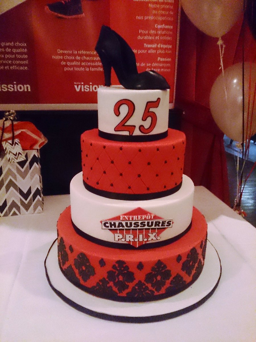 Manon Houle Felicitations Chaussures Prix Pour Vos 25 Ans Commerce Sherb Ccsherbrooke Et Merci Pour La Confection De Ce Beau Gateau T Co Wrn2ttcrtq