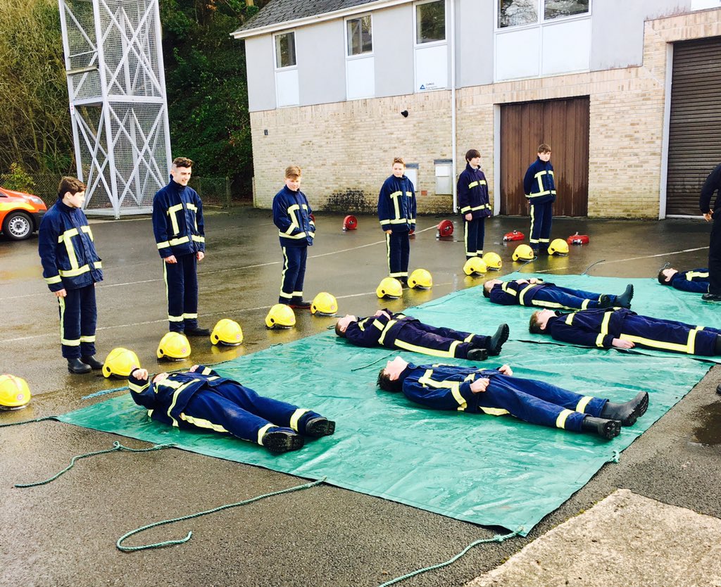 PaulPrescottRE's tweet image. #PhoenixProject Day 3: @TaviCollege students learn vital life saving skills during the casualty simulation drill. #FirstAid #savinglives 🏥