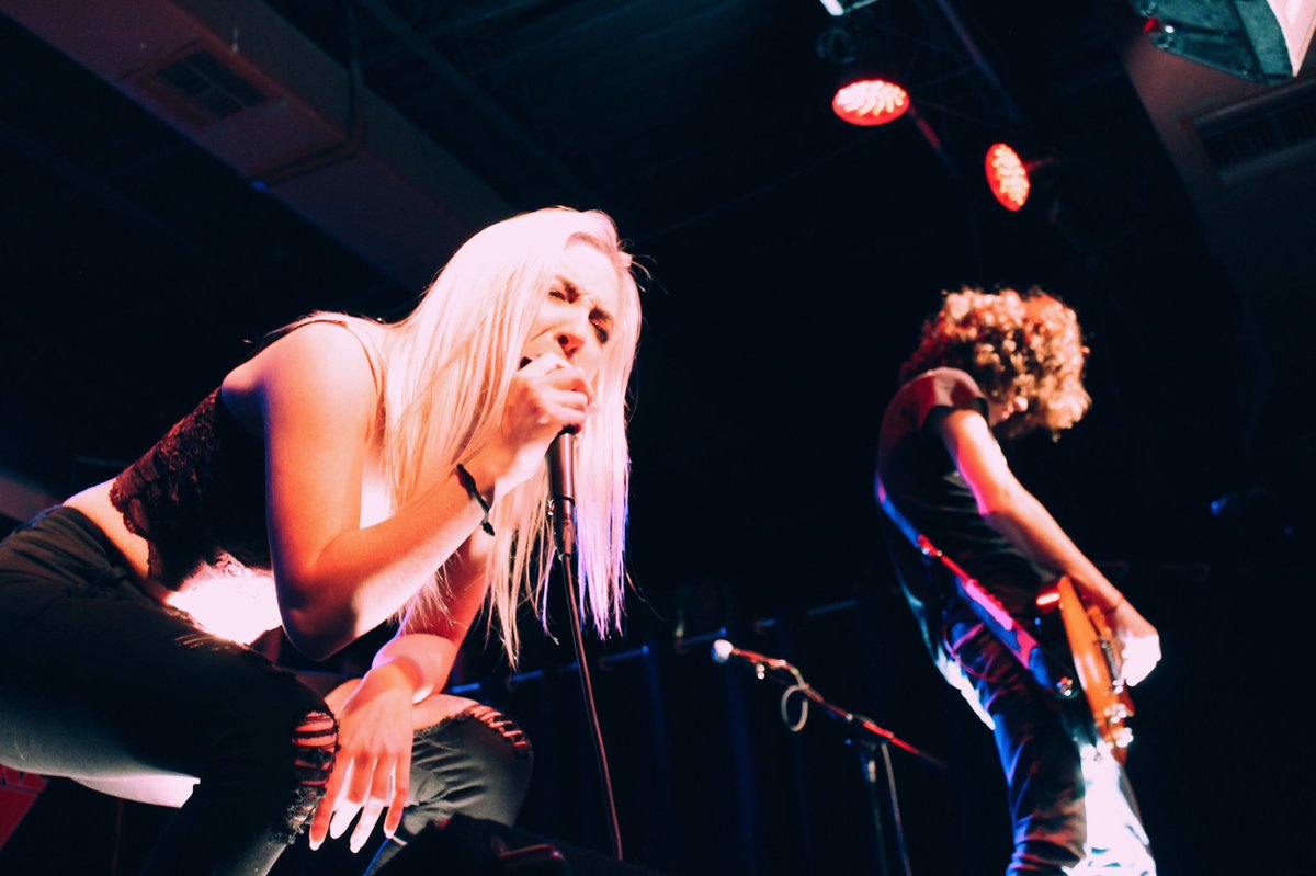 bummerhoop's tweet photo. This was just such a good time I love music so much #sickhot https://t.co/C8ZNCoQYtL