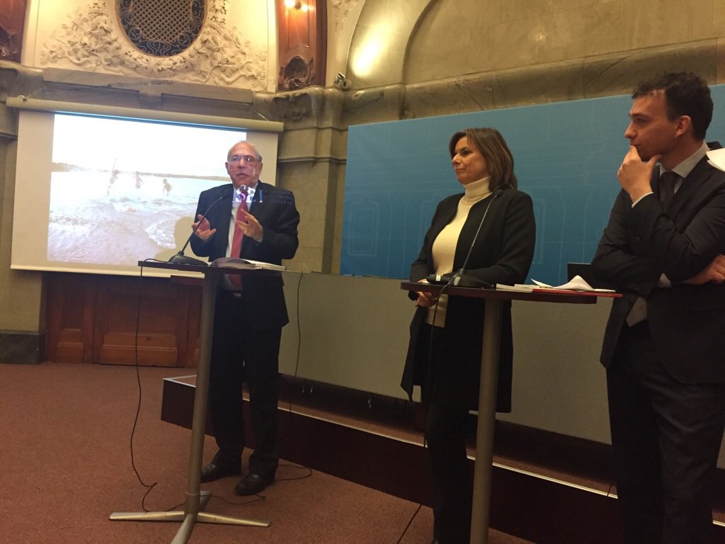 90 trillion US $ will be invested in infrastructure in the next 15 years. Make those investments green! <a href="/A_Gurria/">José Ángel Gurría</a> newclimateeconomy.report/2016/