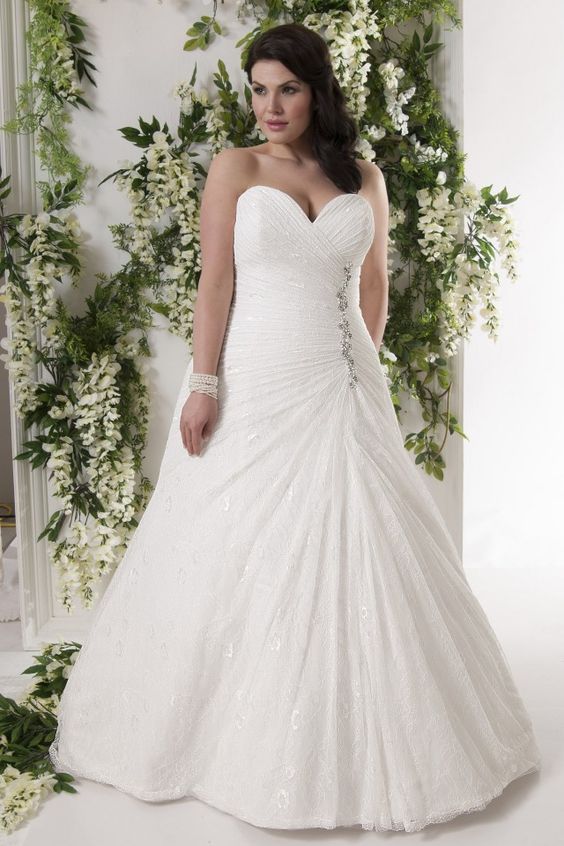 SindersBridal's tweet photo. #weddingWednesday
Cancun from @CallistaBridal is a #romantic and #elegant a-line #weddinggown with Chantilly lace.
#wedding #dresses https://t.co/h172Wt10QH