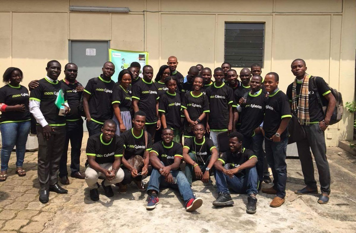 fulbertkoffi's tweet photo. #Cyberlab2017 les formateurs certifiés @akendewa https://t.co/yr5sT0q3Lb