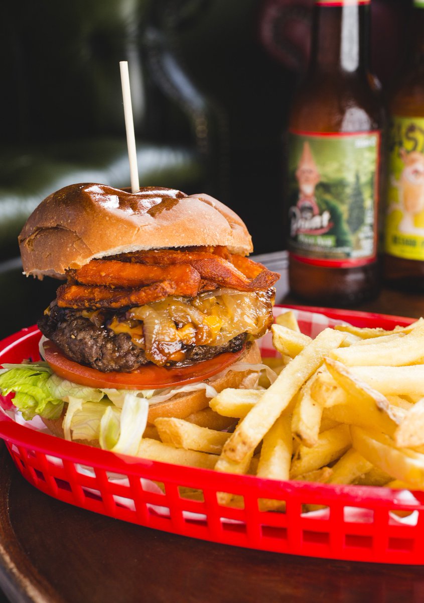 RoseVillaTavern's tweet photo. Burger night does not judge! #Vegan #Veggie #Pescetarian #Beef #Chicken
#EveryoneWelcome #BurgersForAll #NoJudgmentsHere https://t.co/WWjfeOCmaY
