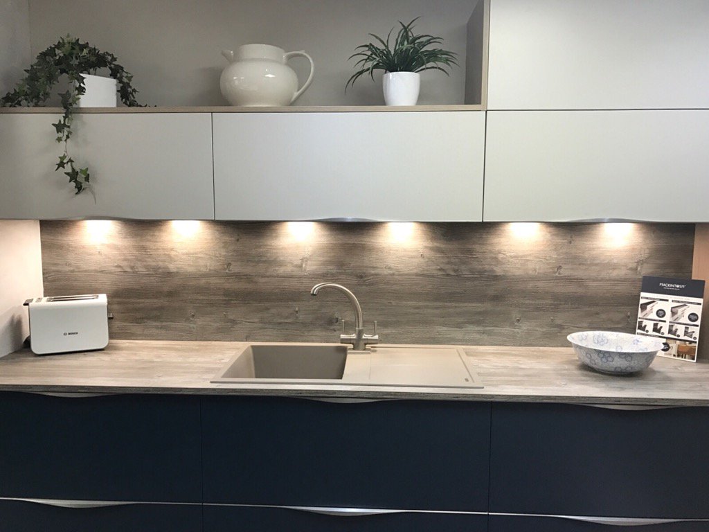 RPkitchens's tweet photo. Our new showroom displays are looking beautiful!  #royalblue #ANTHRACITE #modern #limestone #kitchen #interiors https://t.co/ZjermEaAl9