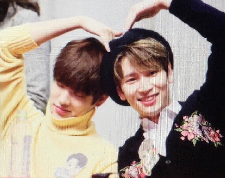 Takuyamigene's tweet photo. Happy happy birthday !!! #SEYOUNG
ピュアな 第一王子*≧∀≦*
#MiracleSeyoungDay #08February
せよん兄さん その素敵な歌声♪♪
宇宙まで☆轟かせちゃってくださ~い
#CROSSGENE #BlackOrWhite https://t.co/nQuIbK30aQ