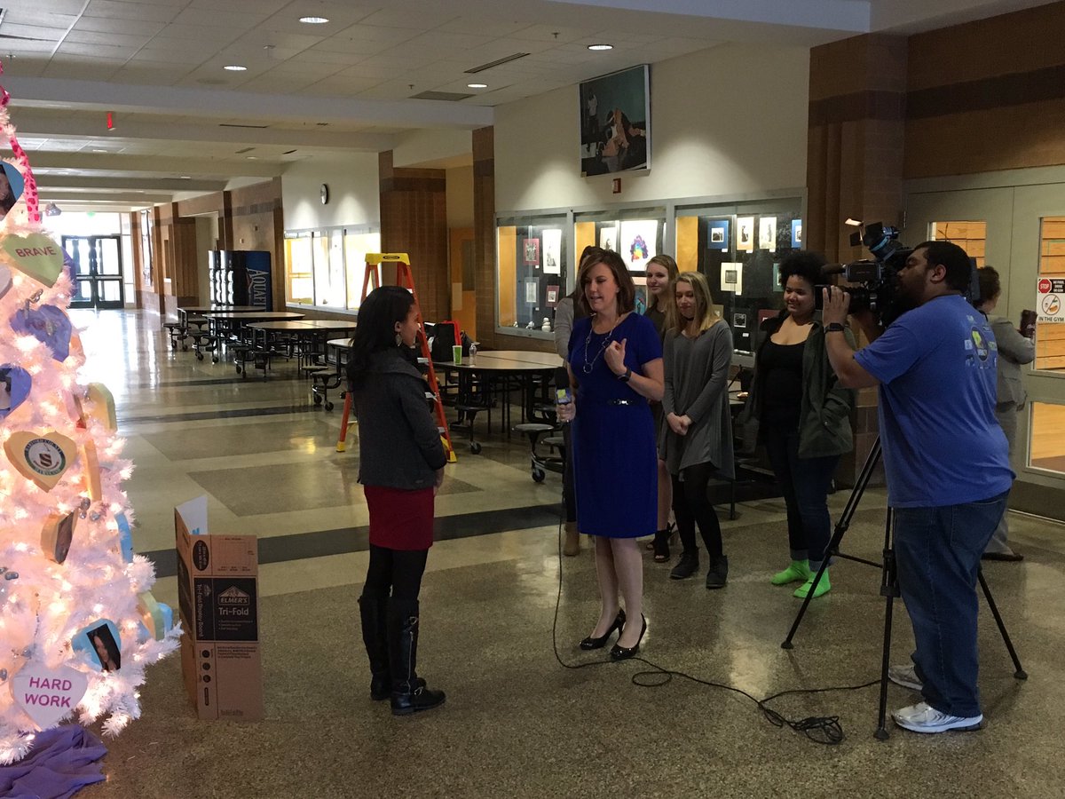 Hagan_Principal's tweet photo. WBAL's JenniferFranciotti interviews SADD advisor&members. ConversationTree&ChainofHope Herion awareness. #SADDstrong @wbaltv11 @SADDnation https://t.co/i5UEVncNhl