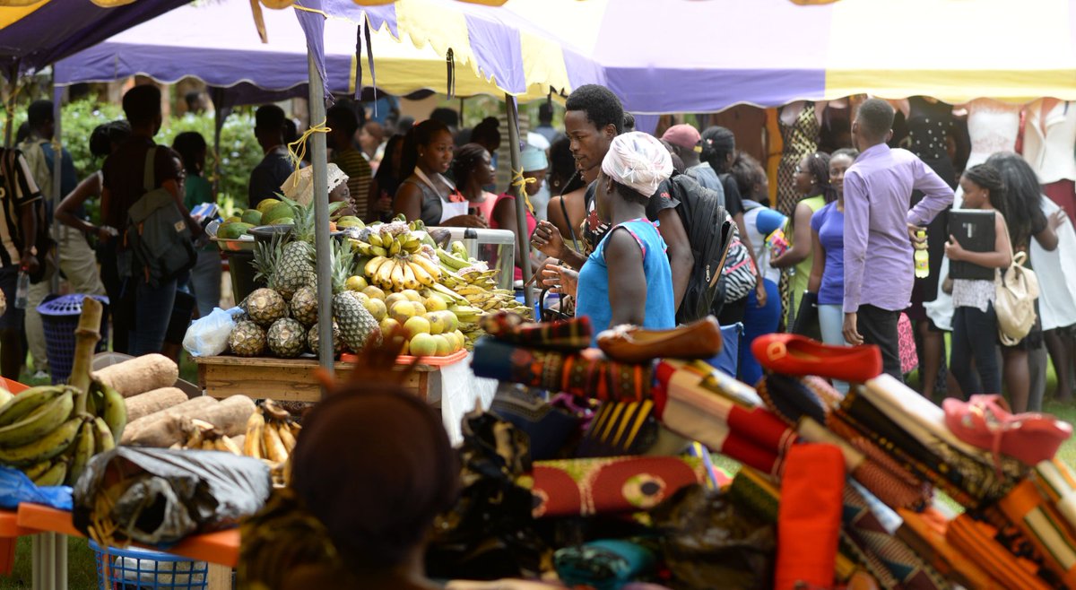 Ashesi's tweet photo. It's market day on campus today!! Our freshmen startups are hosting market-women from Berekuso on the hill this afternoon.  #atAshesi https://t.co/BwqftiLjrZ