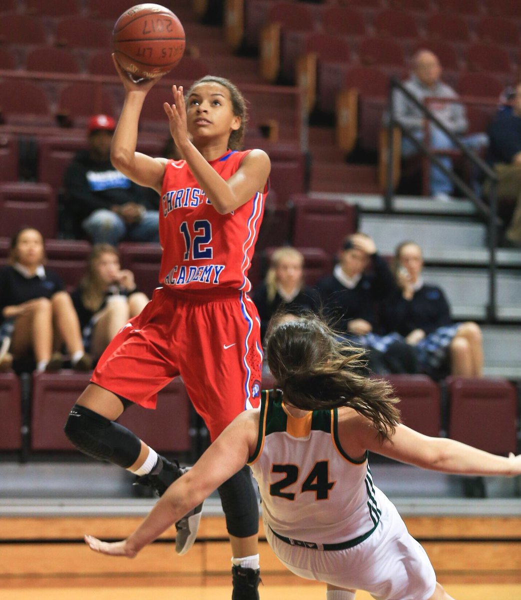 CoAcH_T_Johnson's tweet photo. @NikeLadyGymRats Gold Elite EYBL 2020 @shelbydcalhoun 23 points, 14 rebounds, 5 steals, 2 assist &amp; 2 blocks last night. https://t.co/2DUAuQUbMf