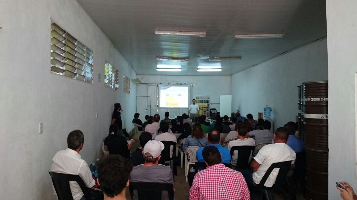 INTIargentina's tweet photo. #Misiones #Capacitación Segundo día en Apóstoles, en taller de optimización de líneas de procesos de salas de extracción dictado por #ApiTEC https://t.co/0dm38DSkrM