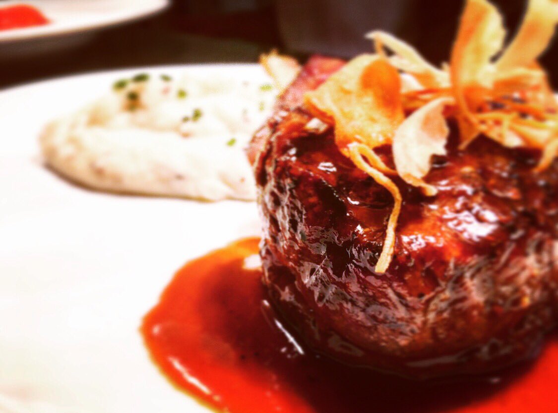 MktMtl's tweet photo. 4è service du menu semaine de l'amour au #restomkt filet mignon AAA GRILLÉE. 10-18 février 2017. #restomtl #mtlmoments #mtlblog #mtlblogger https://t.co/cROSHRyOZj